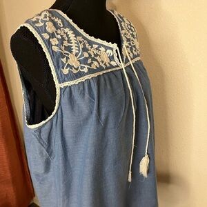 Women's Embroidered Tassel Chambray Top XL